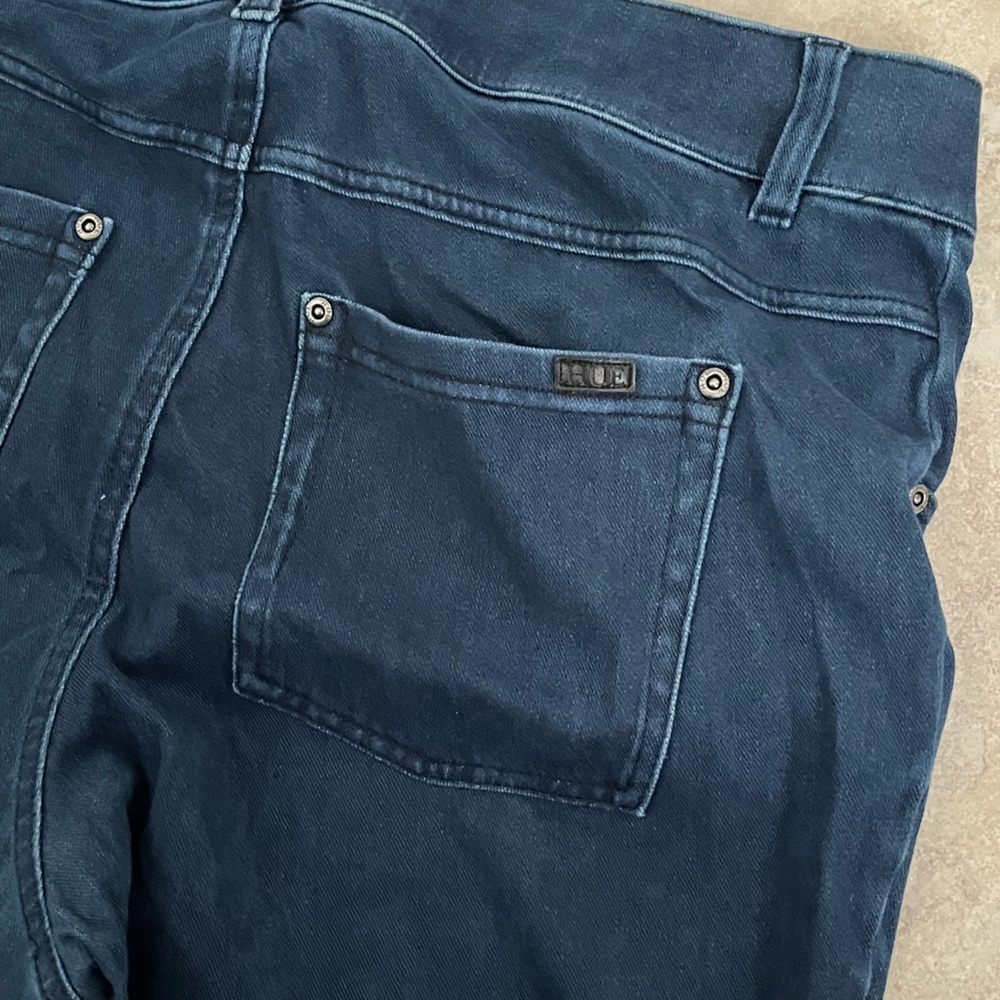 HUE Jeggings Size 1X. Like New. Buttery Soft Dark Blue Wash. EUC - Picture 5 of 5